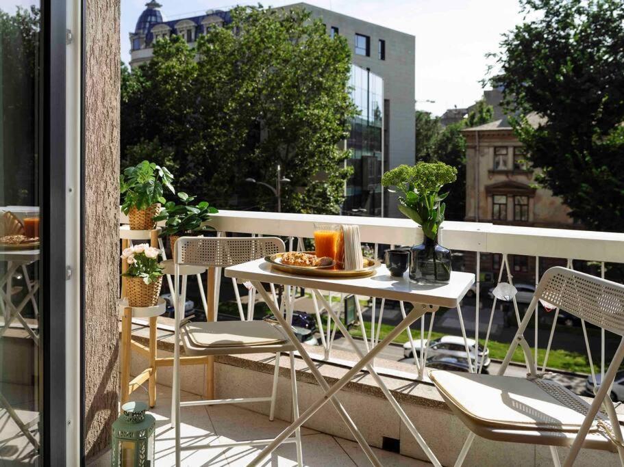 Bright 2Br Apartment - Top Location - City Balcony Bukarest Exterior foto