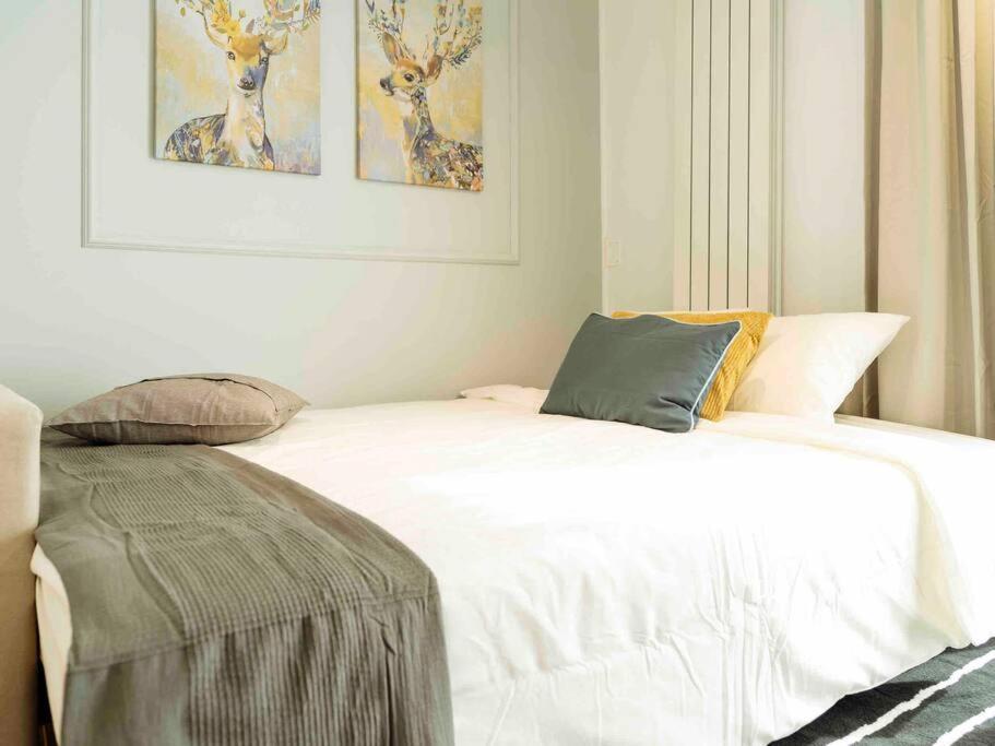 Bright 2Br Apartment - Top Location - City Balcony Bukarest Exterior foto