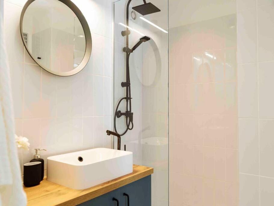 Bright 2Br Apartment - Top Location - City Balcony Bukarest Exterior foto