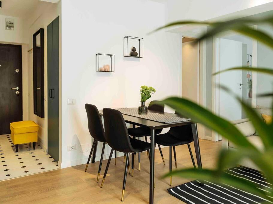 Bright 2Br Apartment - Top Location - City Balcony Bukarest Exterior foto